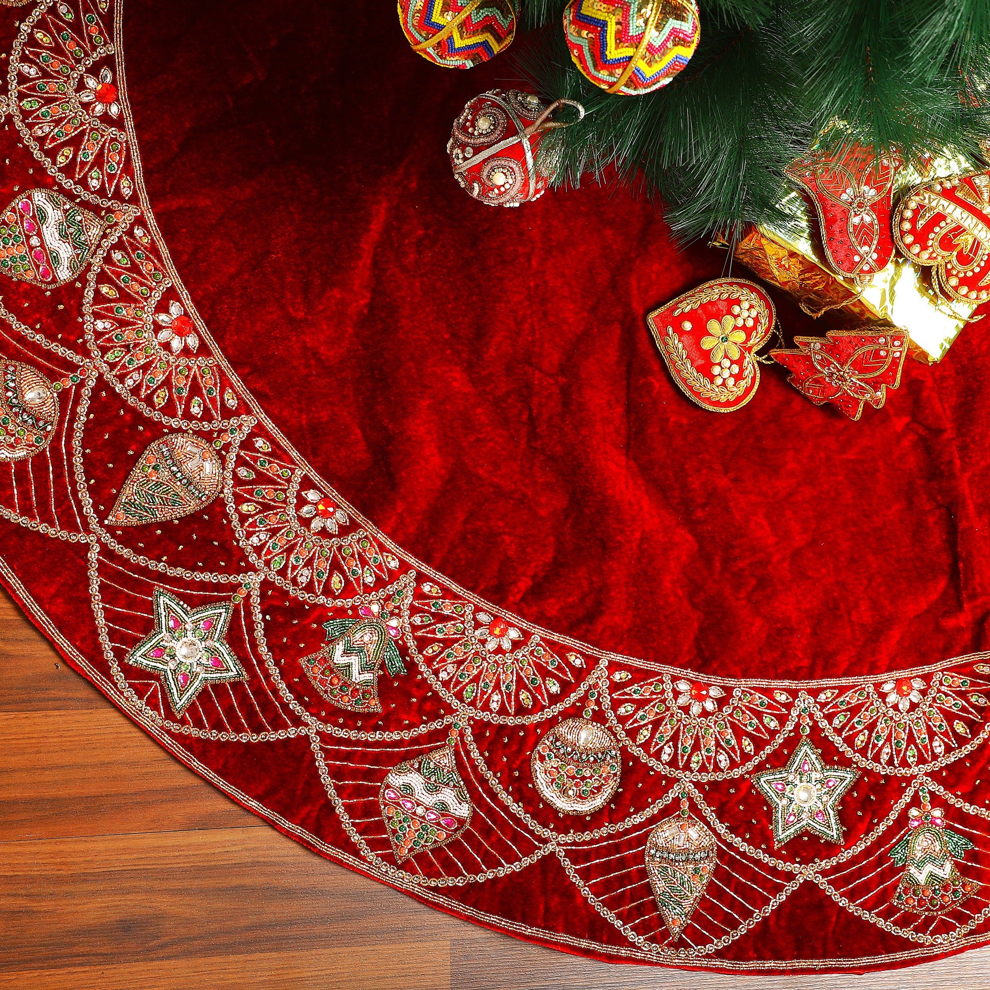 Ornament Charm Red Velvet Christmas Tree Skirt