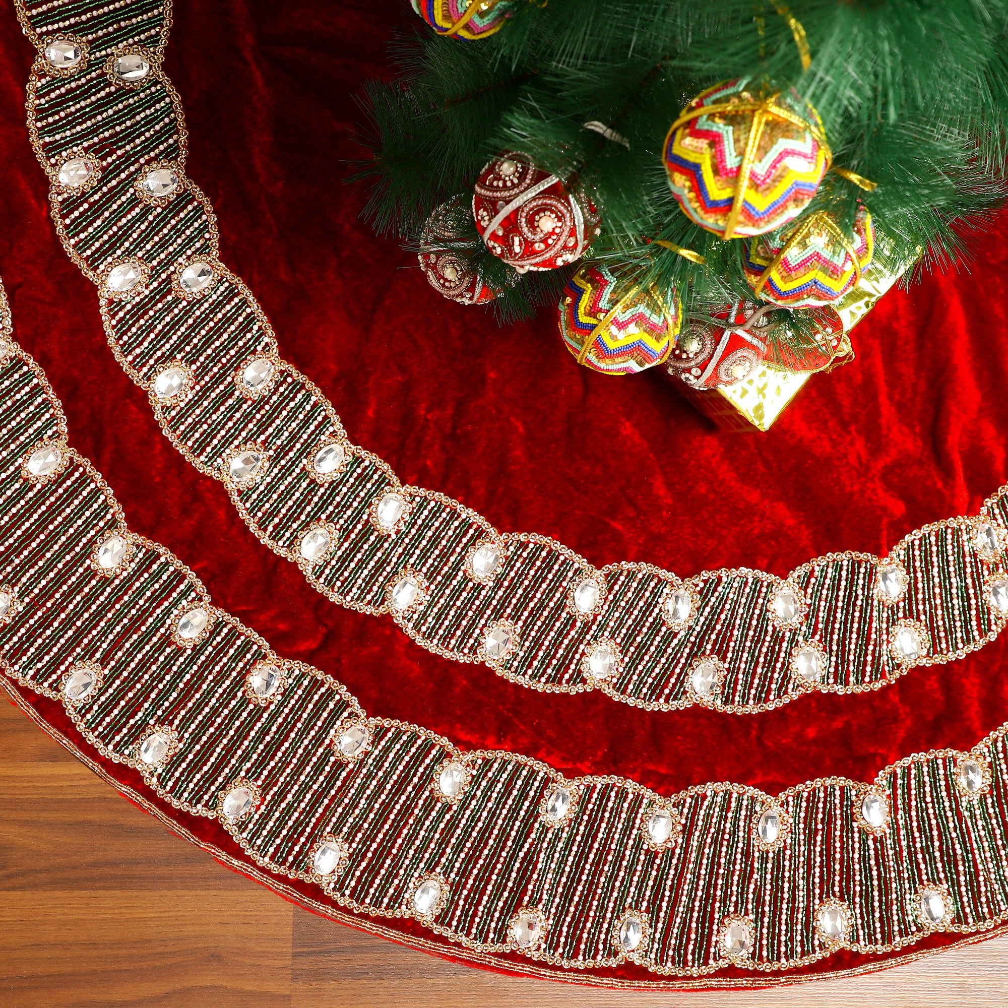 Spiral Charm Red Velvet Christmas Tree Skirt