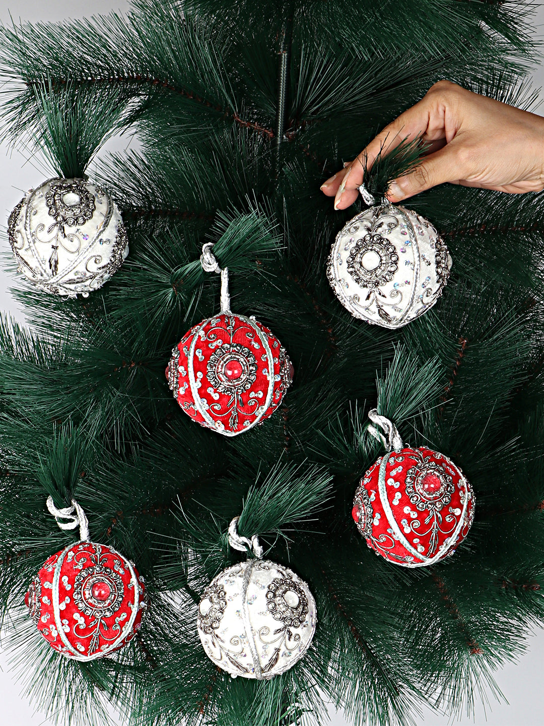 Velvet christmas Ball ornaments set of 6 - Decorative Red & White christmas balls tree ornaments for holiday decor 1SET=6PCS