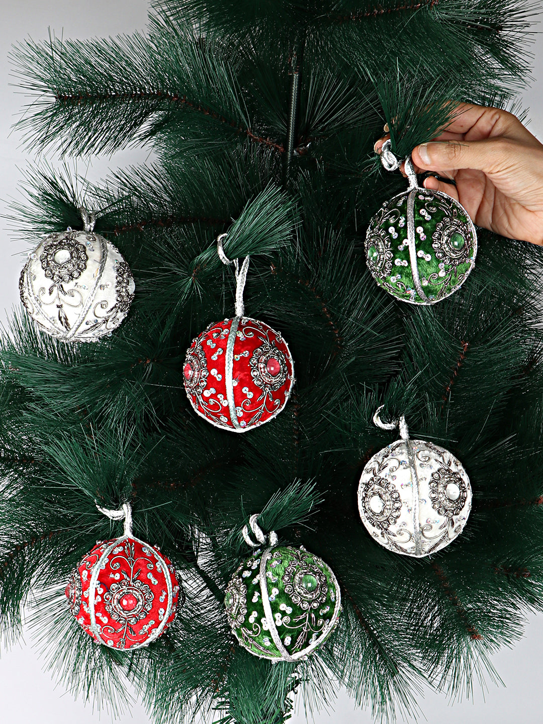 Velvet christmas Ball ornaments set of 6 - Decorative Red & White christmas balls tree ornaments for holiday decor 1SET=6PCS