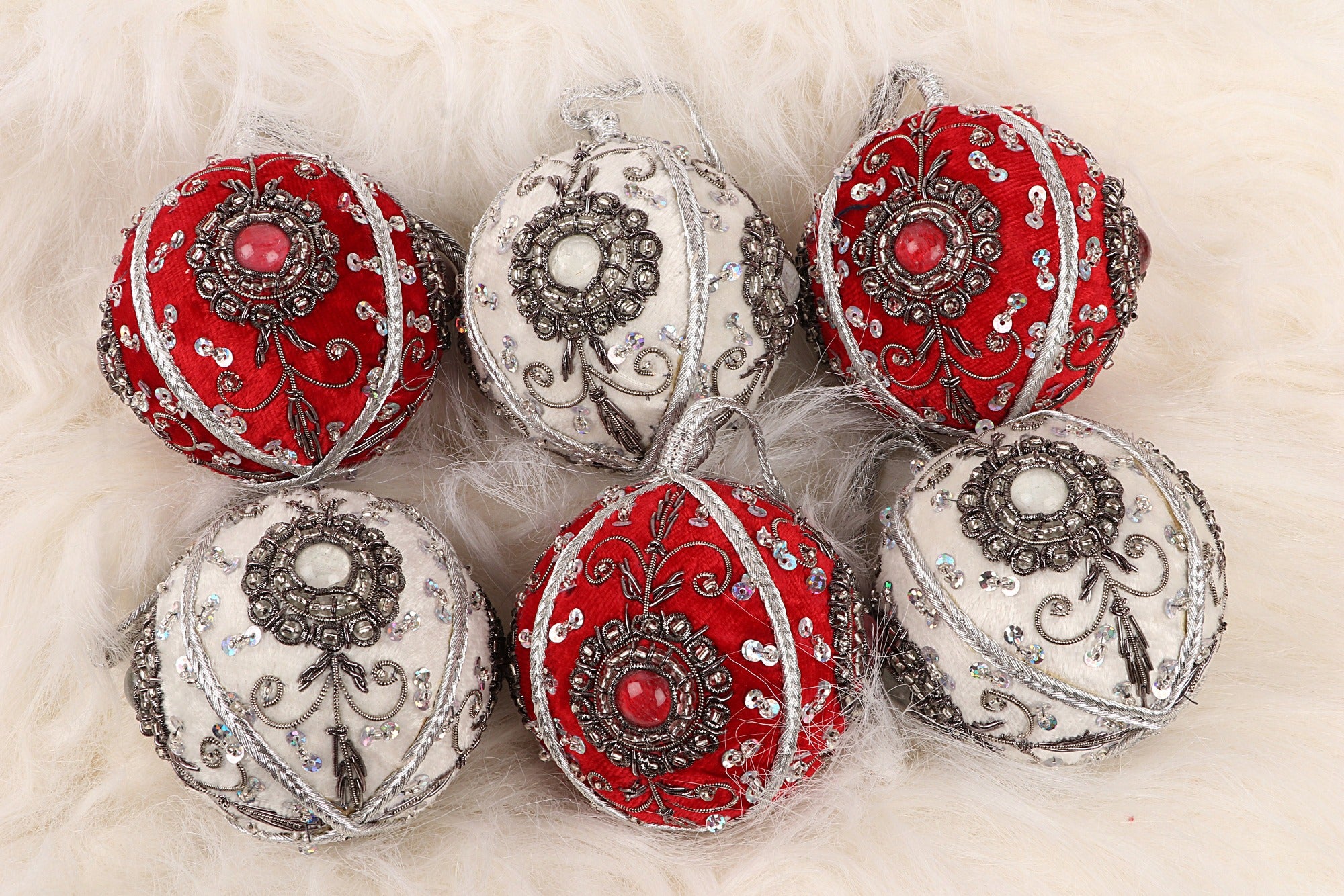 Velvet christmas Ball ornaments set of 6 - Decorative Red & White christmas balls tree ornaments for holiday decor 1SET=6PCS