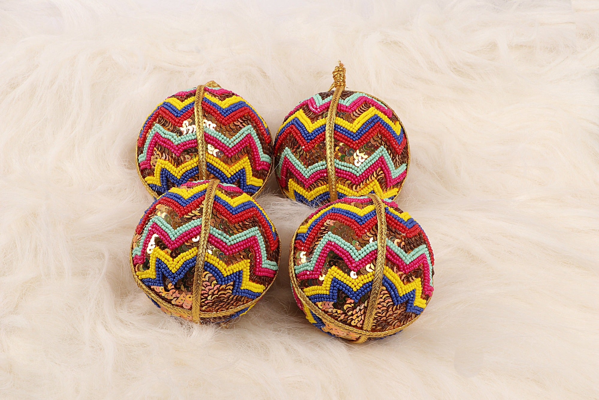 Sparkling Christmas balls ornaments set of 4 pieces - Multicolor christmas balls tree ornaments for holiday decor (1SET=4PCS)